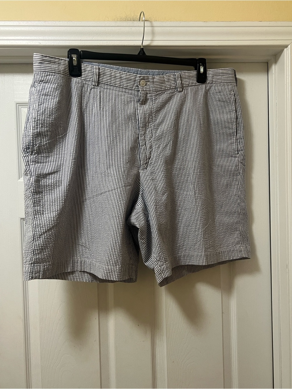 Brooks Brothers Blue and White Seersucker Flat Front Shorts